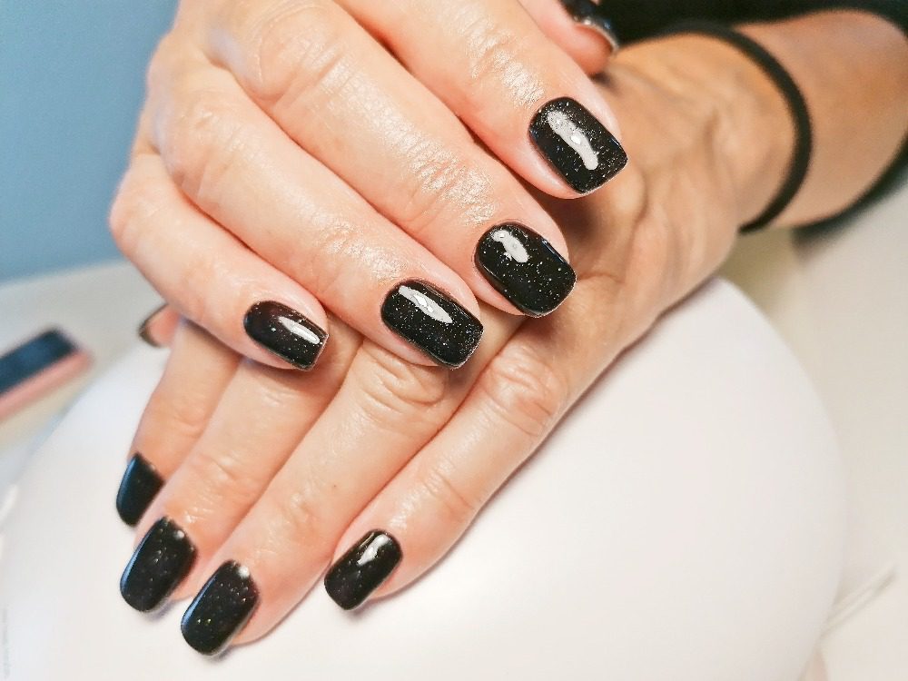 CENÍK KOSMETICKÝCH, DOPLŇKOVÝCH A VIZÁŽISTICKÝCH SLUŽEB